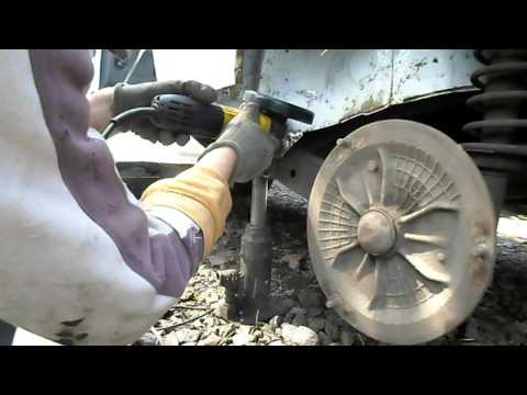 Видео: Кузовной ремонт. Таврия. Замена порога. Handmade усилители.