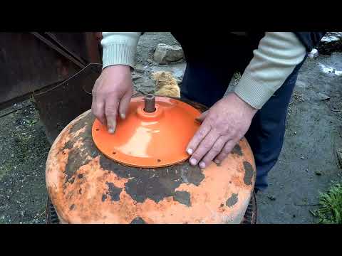 Видео: РЕМОНТ БЕТОНОМЕШАЛКИ!!!ОНА СНОВА В СТРОЮ!ЗАМЕНА СТУПИЦЫ И ПОДШИПНИКОВ!!Деревенский влог