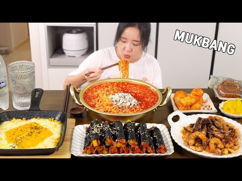 Видео: Готовим Мукбанг :) острая огненная лапша с большим количеством супа, Кукурузный сыр.