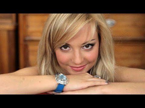 Видео: Куда пропала блондинка Света Букина