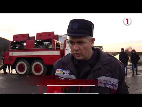 Видео: У Вільхівці триває боротьба з високою водою