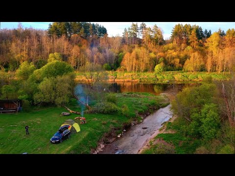 Видео: Рыбалка с ночёвкой на красивой весенней реке. Спиннинг. Жарёха, костёр, поход, хариус, форель, щука.