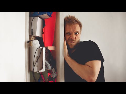 Видео: Я выкинул 465 вещей за 30 дней // Расхламление