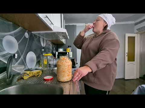 Видео: Настя за вкусняшками/ работает коптильня/ делаю для подписчицы сметанку