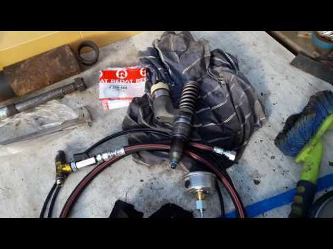 Видео: Катерпиллер с-15 газы в топливной системе! Замена уплотнительных колец форсунки !