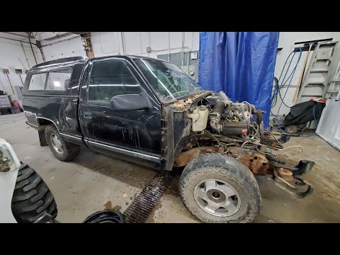 Видео: Снятие крыла 88-98 CHEVY GMC C K 1500