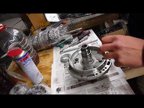 Видео: #W124  АКПП 722.4 переборка основного масляного насоса и поршня В3 - реверс.