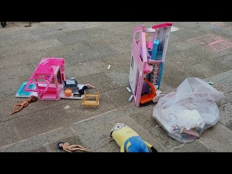 Видео: Я в шоке! "перформанс" напротив дома или почему в Италии закрыты сумасшедшие дома. 