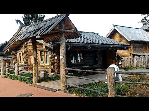 Видео: Так строили 700 лет назад! Старинное деревянное подворье с избой, баней и амбаром в г.Старая Русса
