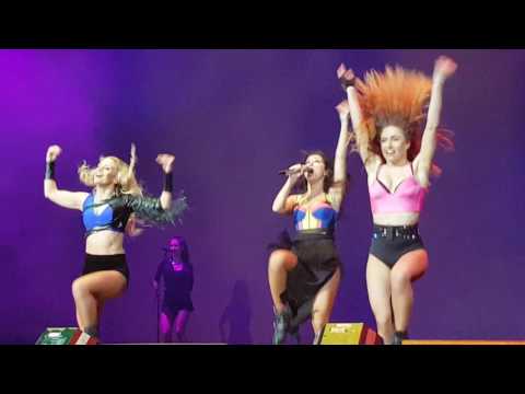 Видео: Нюша - Где ты,там я (Таллин 21.10.16)