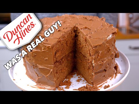 Видео: Настоящий шоколадный торт Duncan Hines с нуля — Old Cookbook Show