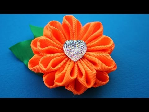 Видео: Новые цветы Канзаши Мастер Класс / DIY Kanzashi tutorial