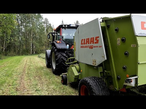 Видео: Claas Rollant 46 фиксирует натяжение сетки и прессует силос на новых полях.