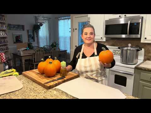 Видео: Консервирование тыквенного пюре по-ребелски, как запечь целую тыкву и советы по консервированию т...