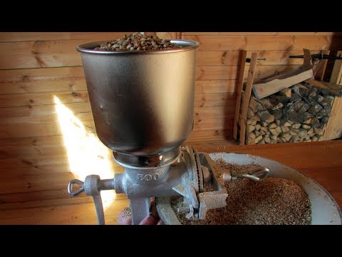 Видео: Мельница (дробилка) для солода - ТЕСТ и ОТЗЫВ / Домашнее пиво #10 / Самогон Саныч