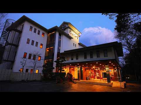 Видео: Бывший крупнейший онсэн Японии — теперь тихий город с заброшенными рёканами | Sakakibara Onsen