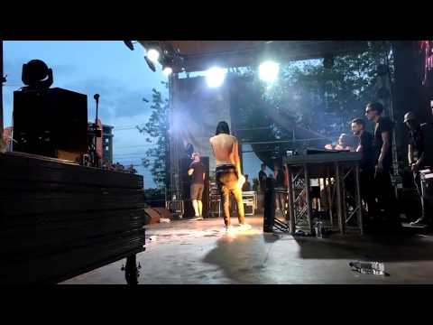 Видео: Реакция Олега ЛСП на Face и немножечко на Надю Сан, а также куча известного народу на Раймс 2к17