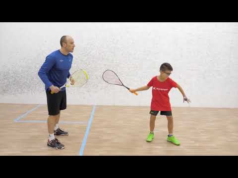Видео: Научись играть в сквош за 6 минут Mixsport Skills