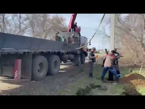 Видео: Дорога, освещение, Переделка Куна на МТЗ, огород.