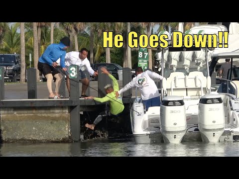 Видео: Он тонет!! | Miami Boat Ramps