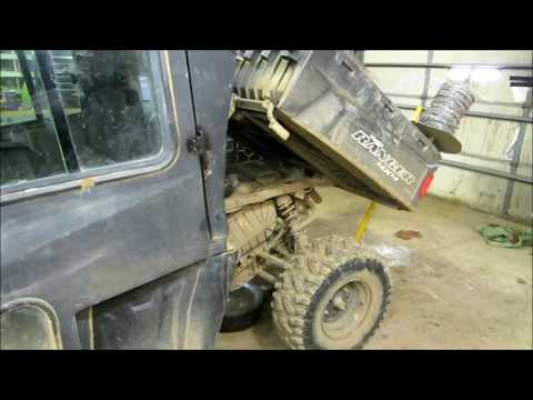 Видео: Замена масла в трансмиссии Polaris Ranger 570