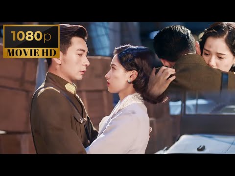 Видео: Президент прибыл вовремя, чтобы спасти Золушку, и они крепко обнялись.