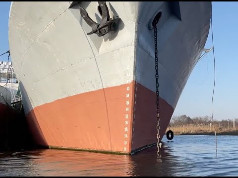 Видео: На ПАКРАФТЕ МЕЖДУ КОРАБЛЕЙ