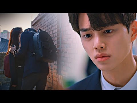 Видео: Разбила сердце самому популярному парню в школе💔