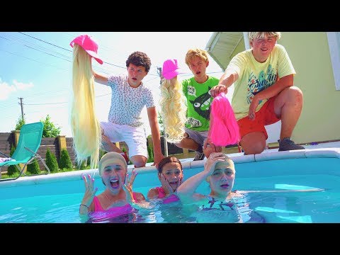 Видео: РАЗОБЛАЧИЛИ БАРБИ!! Мальчики узнали что мы ЛЫСЫЕ!