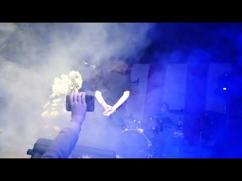 Видео: Концерт Алёны Швец❤️ | Порвалась струна во время выступления😱 | импровизация Билли Айлиш 😂👌