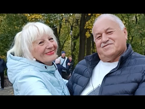 Видео: 20.10.24г... РУКИ - РУКИ, Лариса Гордьера, Звучит на танцплощадке в Гомельском парке