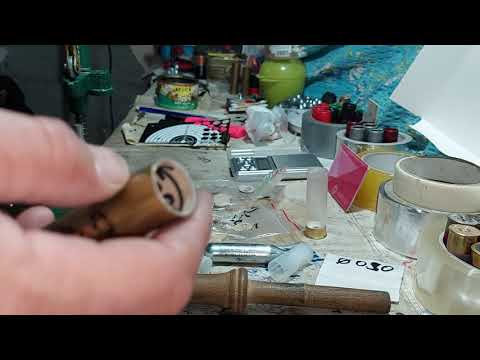 Видео: Латунная гильза.как снаряжать пластиковыми комплектующими)))