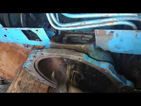 Видео: Как снять подводной вал для замены выжимных подшипников на Т-40.