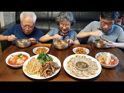 Видео: Трейлер с едой в Чусоке! Рецепт (Ёнгынджон, трехцветные овощи, овощной пибимбап)