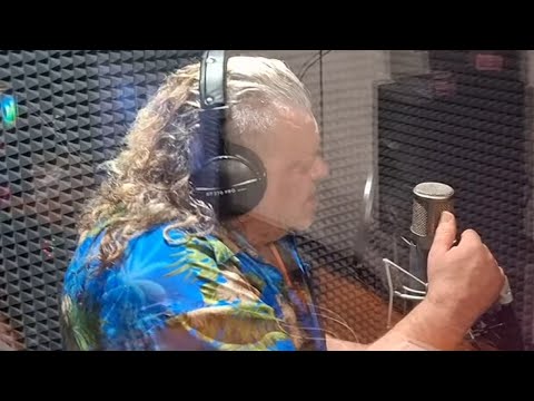 Видео: САНБОЙ ЗАПИСЫВАЕТ НОВЫЕ ПЕСНИ (ЧЕРЕЗ ВЕДРО)