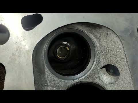 Видео: Замена прокладки ГБЦ Ауди 100 С3 NF, AAR 2.3, 2.0 бензин. Этапы работы подробно. Упорол башку))