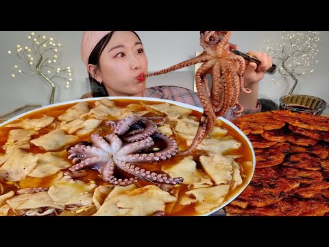 Видео: АСМР Кимчи осьминог суджеби, блины Кимчи МУКБАНГ