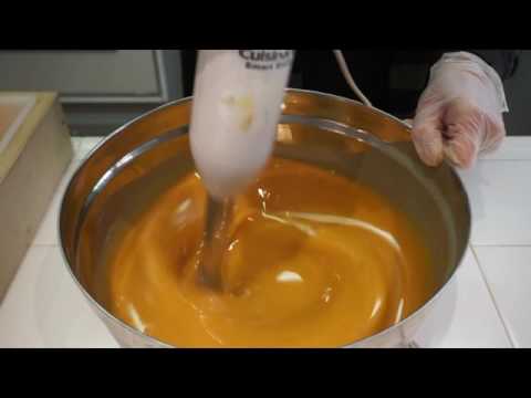 Видео: Полностью натуральное мыло - морковь, куркума и мед