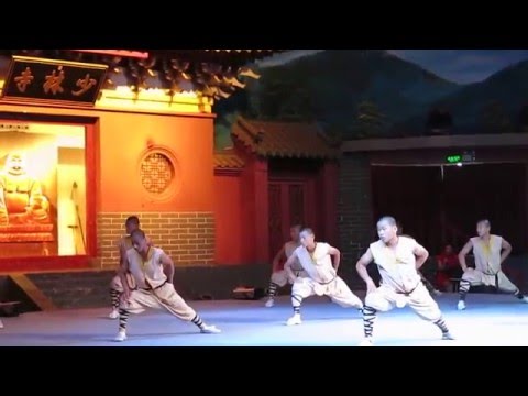 Видео: Показательные Выступления Монахов Шаолиня (Wushu)