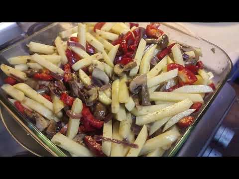 Видео: Запечёный картофель с грибами - простой рецепт!