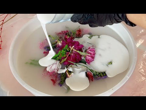 Видео: Что происходит, когда смешиваешь смолу и НАСТОЯЩИЕ цветы?