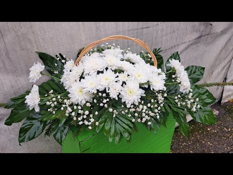 Видео: Ритуальная корзинка из хризантем