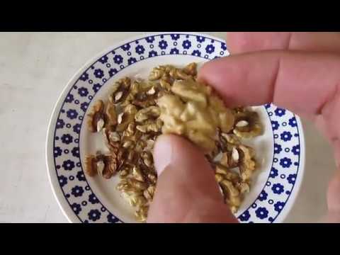 Видео: Смузи из грецкого ореха: самая полезная вещь (ореховое молоко)
