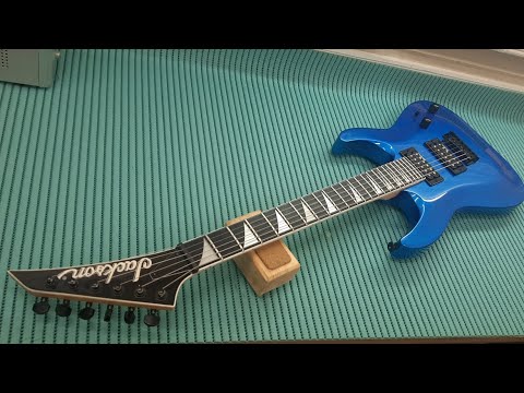 Видео: Jackson JS22. Допиливаем гитару из магазина до рабочего состояния! Лайфкаки есть, как всегда)