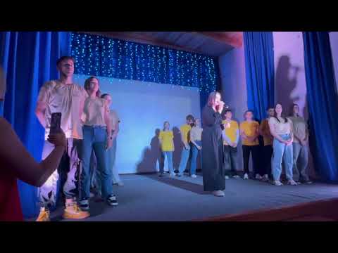 Видео: КРУТОЙ ТАНЕЦ ВОЖАТЫХ на вожатском  концерте в лагере "Волна" на 3 смене 2024 г.