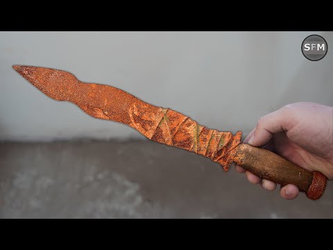 Видео: Реставрация Редкого Старого Ржавого Зигзагообразного Кинжала
