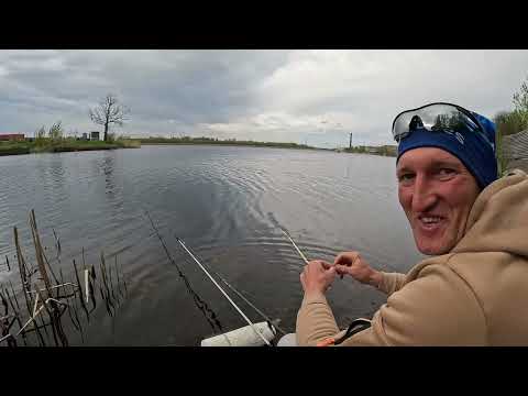 Видео: Саркандаугава - Рига, Латвия. Густера на Херабуну. Плохая погода не помешала собрать рыбу на точке.