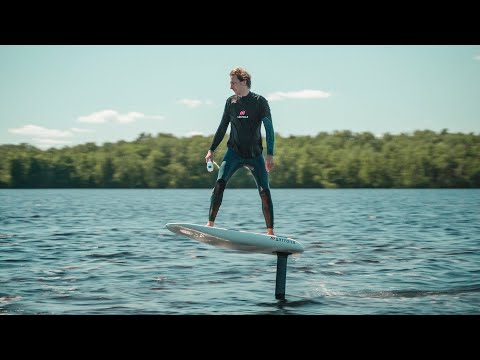 Видео: Как летать над водой - электросёрф ArtFoils