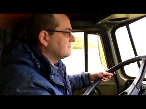 Видео: Урал 4320, серия 37,замена масла в поворотных кулаках,небольшая грязь