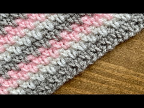 Видео: Как связать крючком простое детское одеяло из мха/льна/гранита